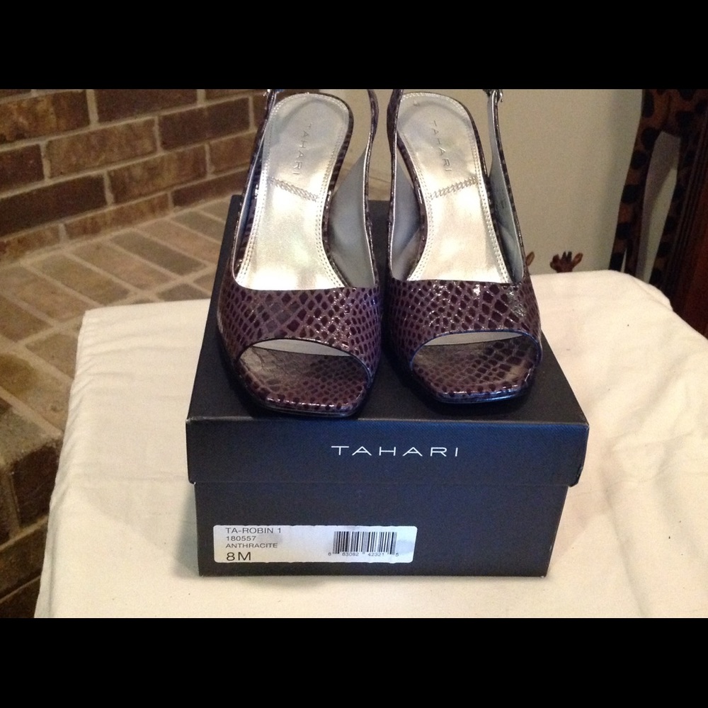 Tahari shoes
